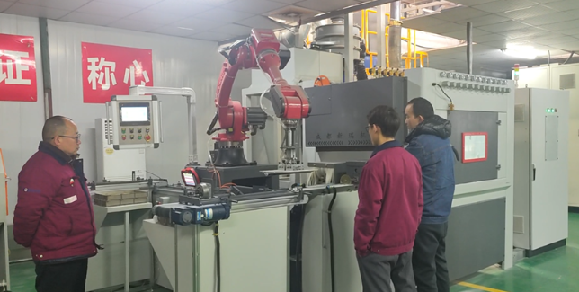 黄浦自动喷砂机选型要点,看完少走弯路。